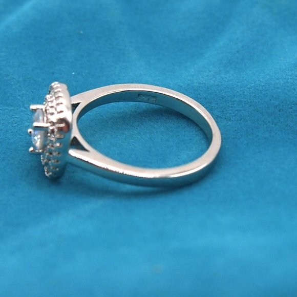 Stunning Ladies Halo Bridal Ring .925 Solid Sterling Silver - Picture 9 of 13